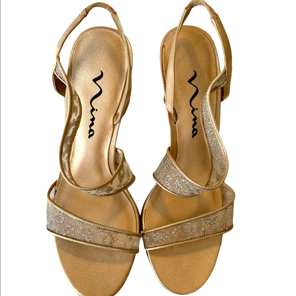 Womans Gold Heels size 8 NWT